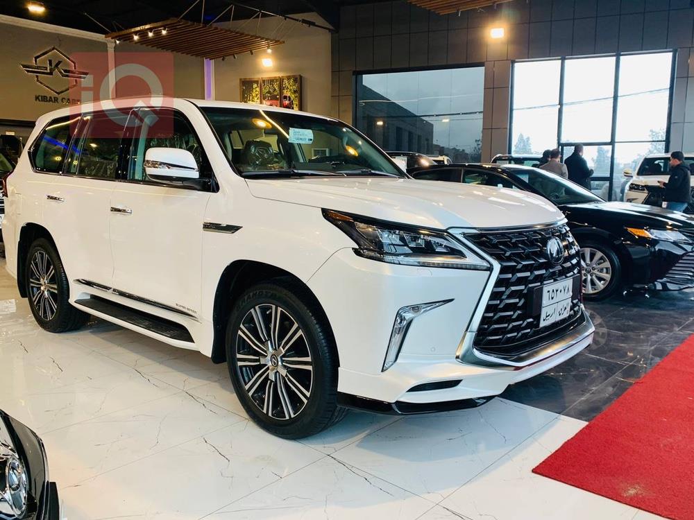Lexus LX